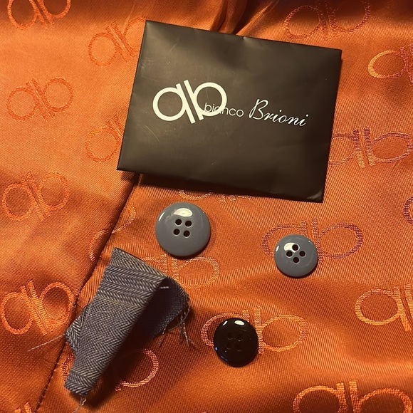 Bianco Brioni Two Button Wool Silk Blend Blazer - Picture 12 of 12